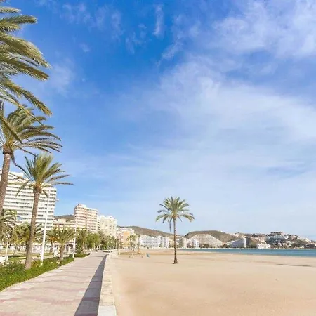 Nuevo, A 60 Metros De La Playa Y Con Vistas Laterales Al Mar