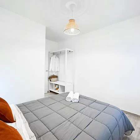 Nuevo, A 60 Metros De La Playa Y Con Vistas Laterales Al Mar Apartmán *